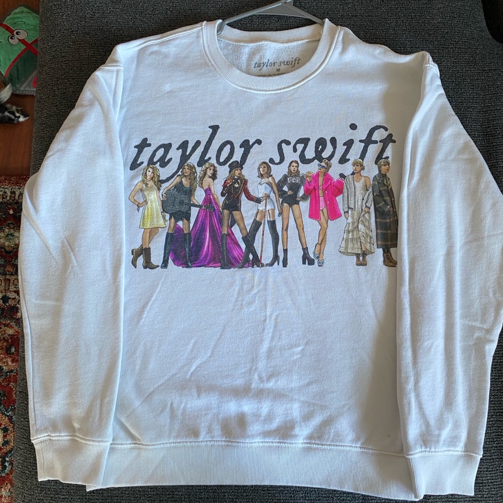 Taylor Swift White Sweatshirt